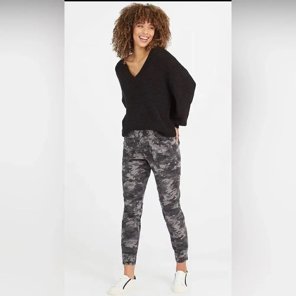 NWT- Spanx Stretch Mid Rise Twill Joggers- Grey Camo- Medium